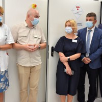 Wojewoda z wizytą w wyremontowanej pracowni rtg 1