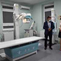Wojewoda z wizytą w wyremontowanej pracowni rtg 2