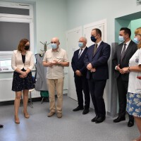 Wojewoda z wizytą w wyremontowanej pracowni rtg 3